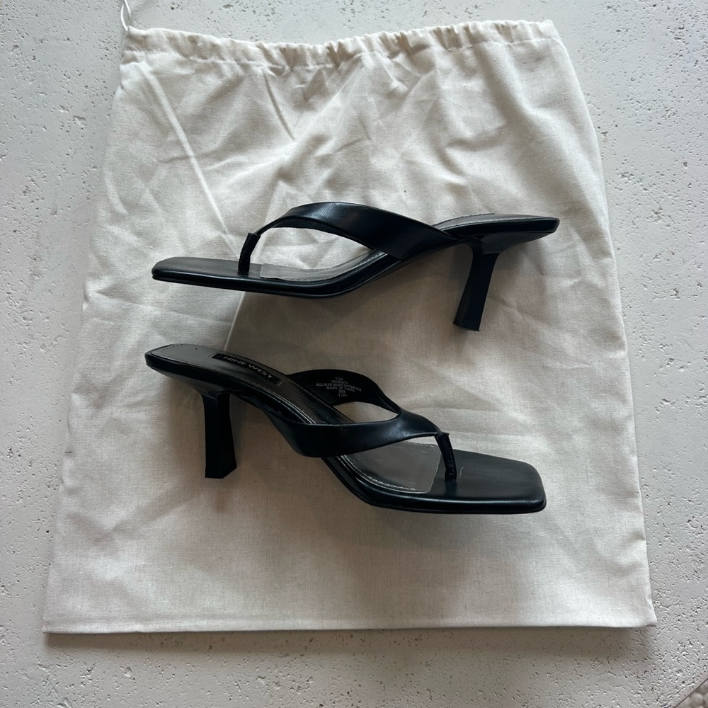 Square Toe Thong Kitten Heeled Sandal in Black size 7.5